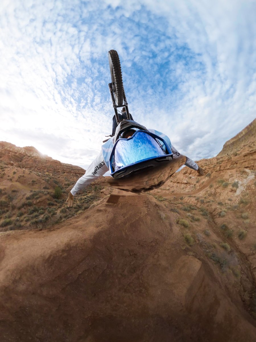 GoPro's tweet image. Photo Dump Friday: Things are heating up at #RedBullRampage 🔥 Shot on the new #GoProMAX2 👉 GoPro.com/MAX2

🚲 Tomas LeMoine, Chelsea Kimball, + #GoProAthlete Jaxson Riddle

#GoPro #MTB #MountainBiking #Rampage