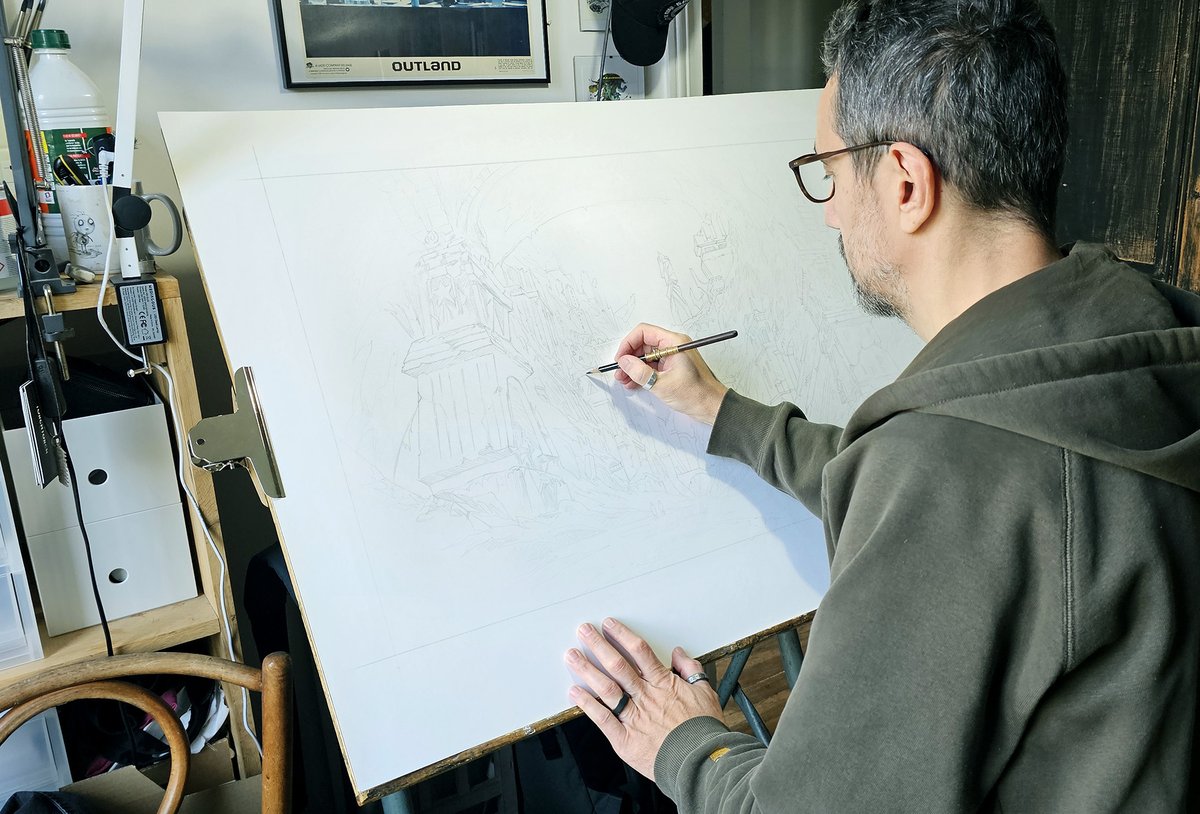 FR/
Pas fait de tradi depuis trop longtemps... ✏️
En train de préparer un très grand dessin inspiré des Montagnes hallucinées.

EN/
Haven't done traditional art in too long... ✏️
Currently preparing a very large drawing inspired by At the mountains of madness.