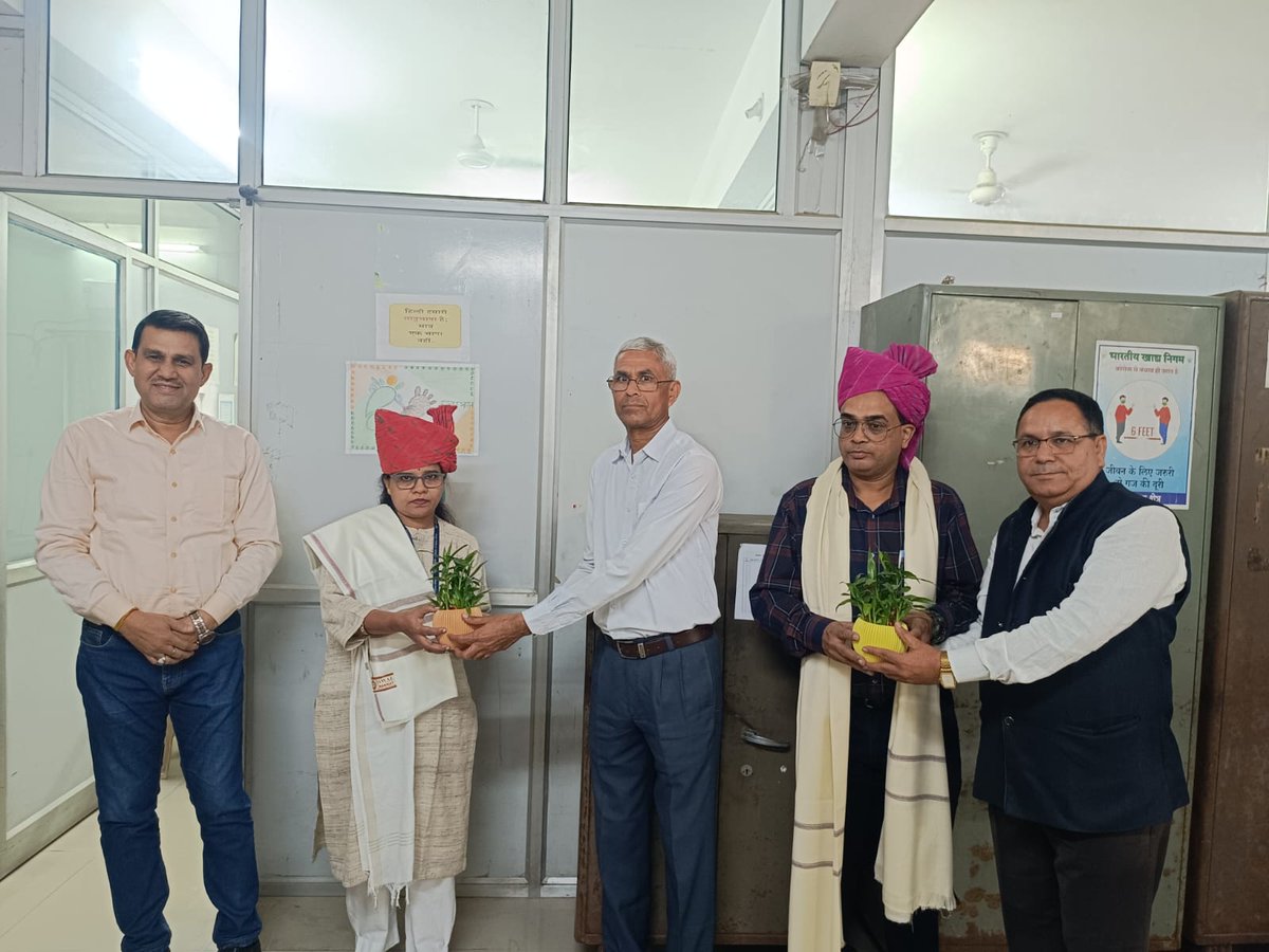 fcikota's tweet photo. श्री नरेश कुमार उपनिदेशक, उपभोक्ता मामले खाद्य एवं सार्वजनिक वितरण मंत्रालय द्वारा मंडल कार्यालय, कोटा का दिनांक 16.10.2025 को हिंदी प्रगति निरीक्षण किया गया। https://t.co/gxEkojUAgV
