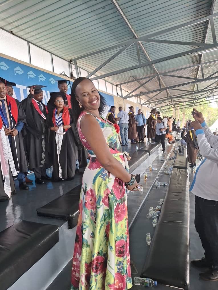 Uni_Rwanda's tweet photo. CHAMPIONS OF HEALTH AND EXCELLENCE!

University of Rwanda’s College of Medicine and Health Sciences winners — we celebrate together their well-earned achievement, nailed today at a colourful graduation in Huye, UR Campus Stadium! 🎓👏

#URGraduation #ProudlyUR https://t.co/i0WZvCQMg3