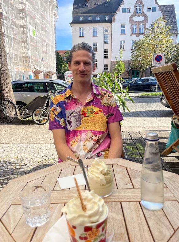 Hello friends and colleagues, past and future - I could use your help.

My Software Engineering internship within the AI team at PDM Solutions GmbH is nearly completed, so I am actively searching for my next role as a Full-stack Developer or Customer Success Engineer.

I have