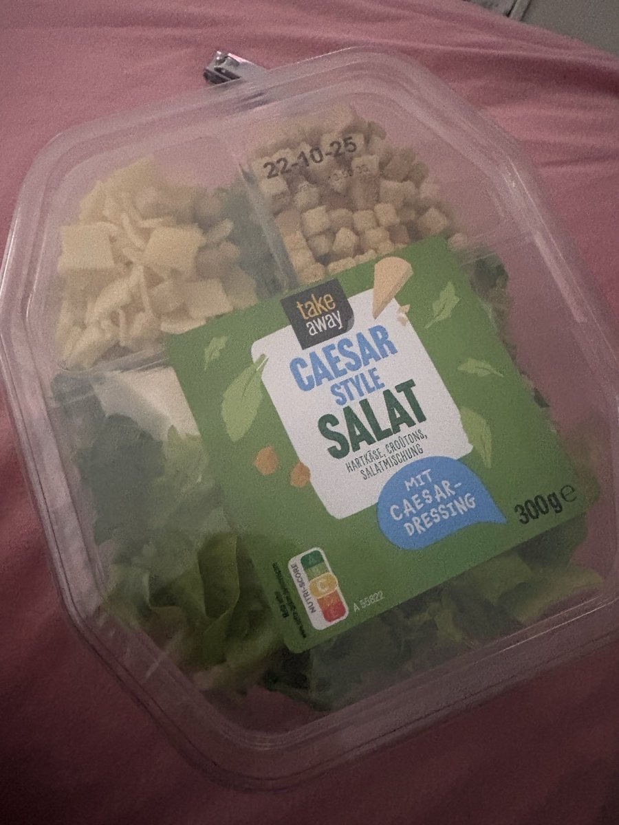 methrexic's tweet image. caesar salad🥹✌️ 450kcal😔