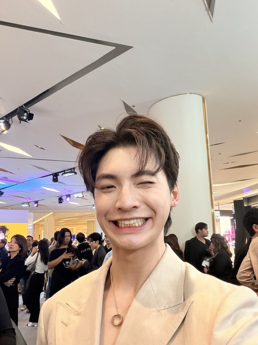 pondponlawit1's tweet photo. รันเวย์รอคุณอยู่

#Pondponlawit #PondponlawitBIFW2025 https://t.co/CqzXfgzi6F