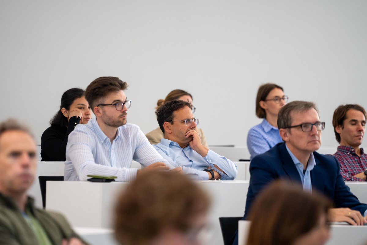 ✨Esta semana hemos celebrado una reunión de equipo para hacer balance y compartir la hoja de ruta del próximo curso. Un encuentro lleno de proyectos ilusionantes que nos animan a seguir trabajando en el impulso y la transferencia de las humanidades y las ciencias sociales ⭐