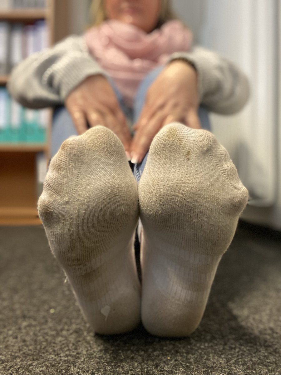 lina_Hi83's tweet photo. Naaa… na wird dein Zahlschwanz schon ganz hart!? 🍆
@Soxsnake @femalesoles @sockheaven25 @rt_feet @rt_feetpromo @rt_domm @FeetForumArea @SocksMasterger @ass_andfeet01 @Feetcentral13 @FeetForumArea @feetforlosers https://t.co/OTVt2D4bKf