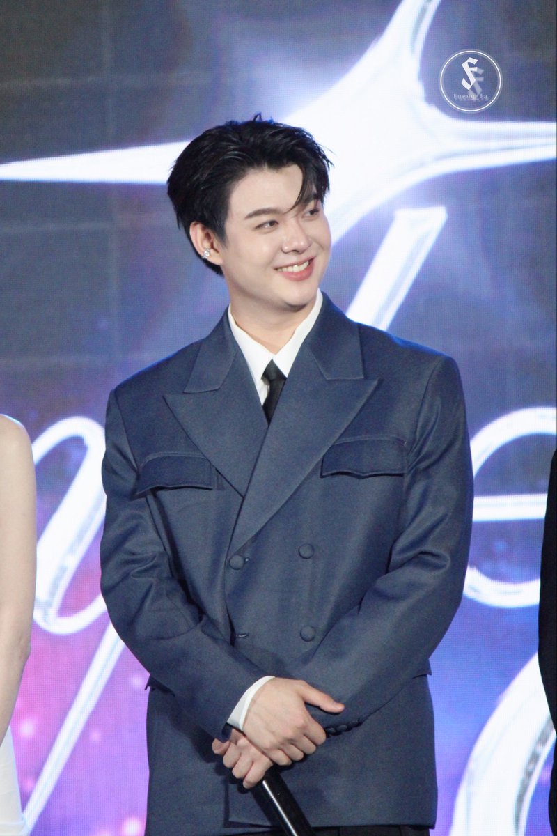มาส่งยิ้มหวานๆ 💕

#IDFxInThe8ightParty
#Saint_sup #MingEr