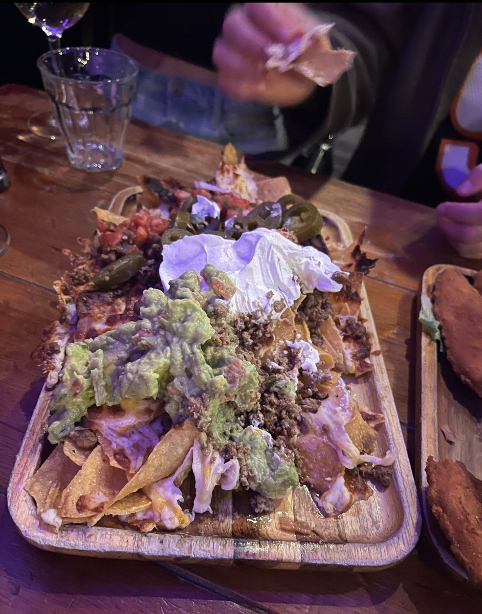 NachoJerry's tweet photo. "#Nachos" Phebes Tavern. East Village NY, NY. 8.3/10 #WhoDey https://t.co/jHXZkSv4UN