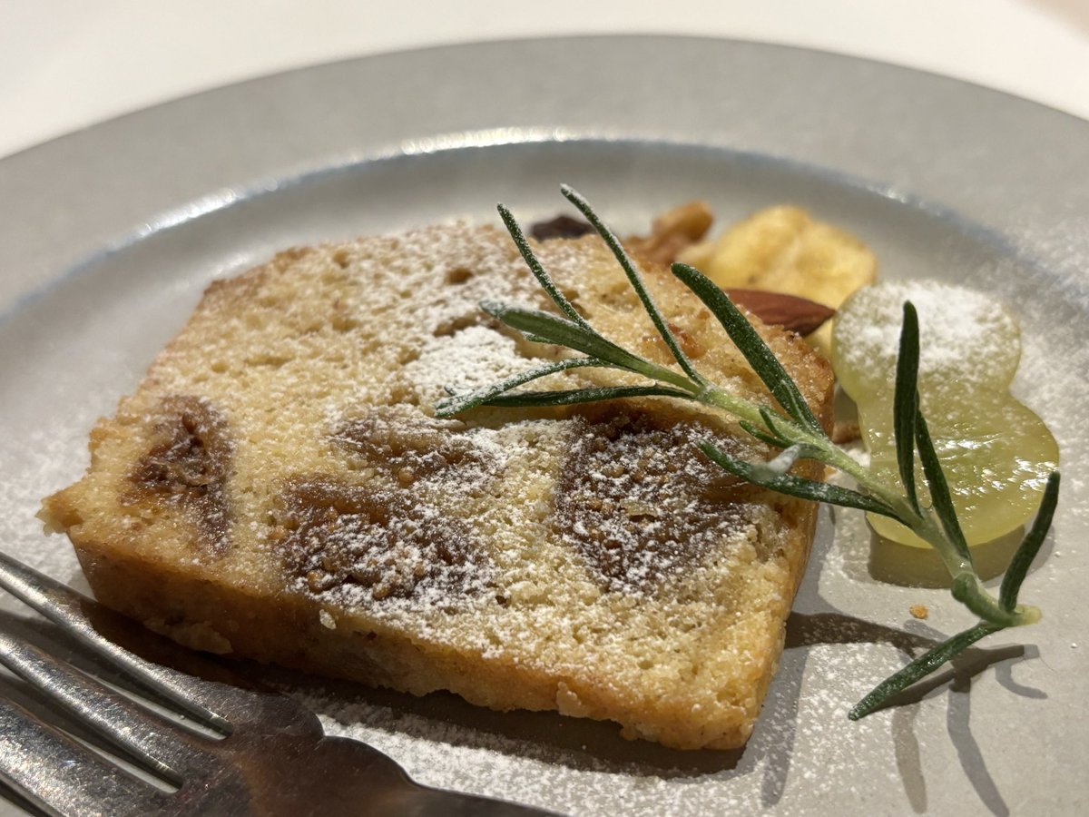 不思議な金曜の夜🌕
お付き合いいただき、みなさまありがとうございました♡ 
イチジクのケーキ <a href="/amigoosu/">喫茶アミーゴ＠大須</a> 美味しい　
(今年はイチジクの良さに出会えた年)