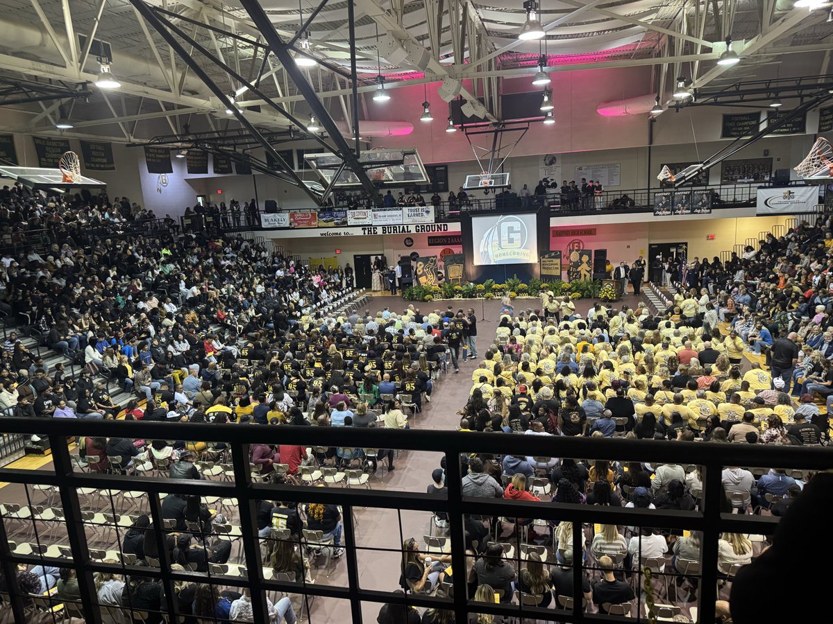 Once again, Nothing like it! Homecoming 2025 #PrideAndTradition 🖤🖤