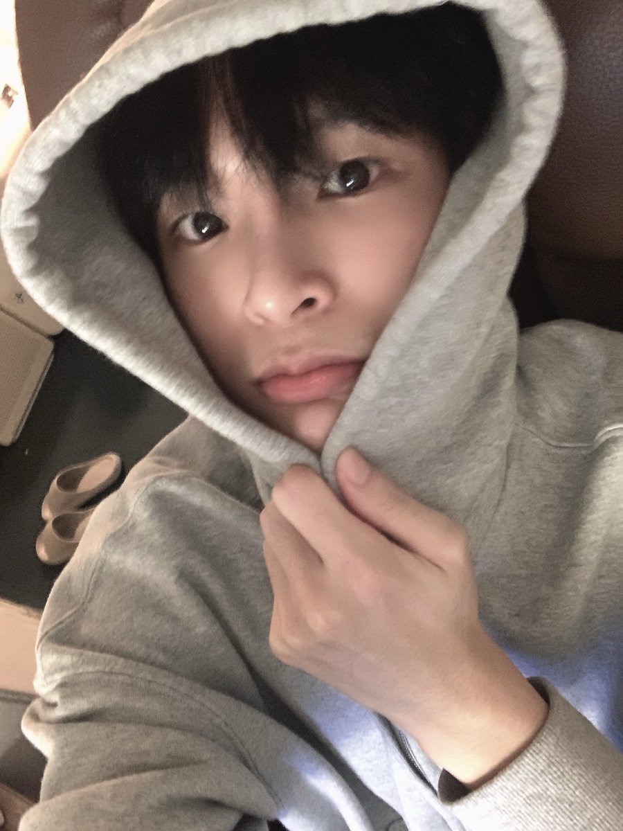 KHWOO_official's tweet photo. 오랜만입니다 여러분🙈🙈💛💛
지금부터 FROMM 오픈 109일 기념💛💛
강현우로 강아지 그리기 대회 시—작>3<🏁
#강현우 #kanghyunwoo #カンヒョヌ 
#그림 #お絵かき #drawing https://t.co/kBmSRJRcr6