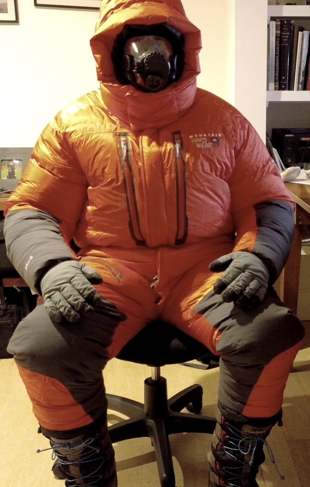 Sneusuit tweet media