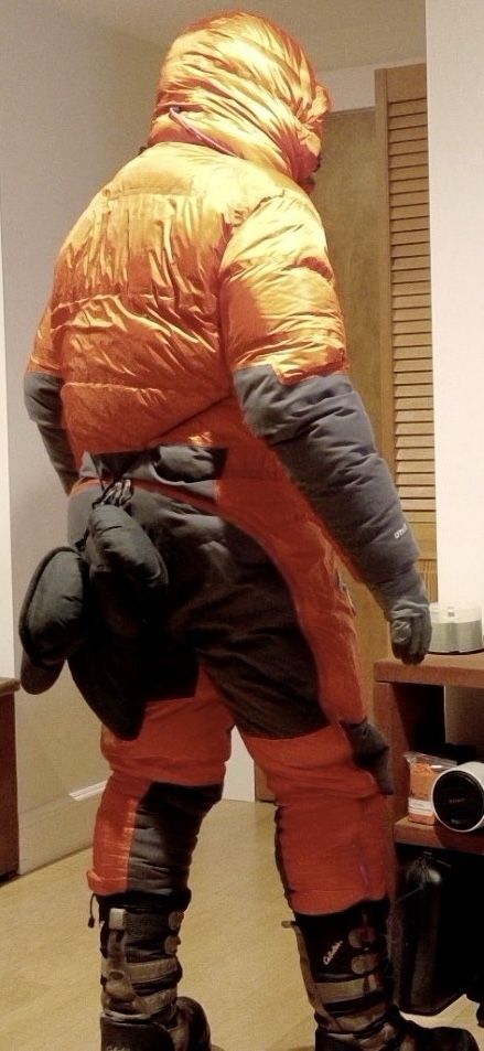 Sneusuit tweet media