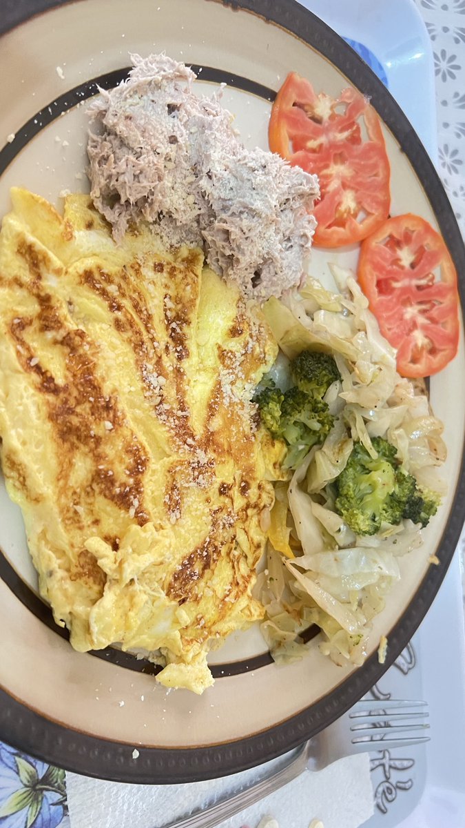 toniheat14's tweet photo. @ShanniBudd @KellyKatharin And then a big breakfast … cause it’s gonna be along day on the road … eggs stuffed with feta sprinkled w/ some parm, tuna salad sprinkle with some parm, stir fried veggies and fruit aka tomato 🍅 #RealFood #GoodFood #Fuel #FillingFood #GoodFat https://t.co/wkkNUAomhz