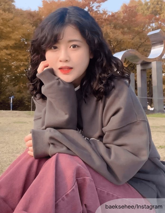NewsBFM's tweet photo. Baek Se-hee, author of the bestselling memoir I Want to Die but I Want to Eat Tteokbokki, has died at the age of 35.

The circumstances surrounding her death have not been disclosed.

🧵1 https://t.co/tRXvNsB8mv