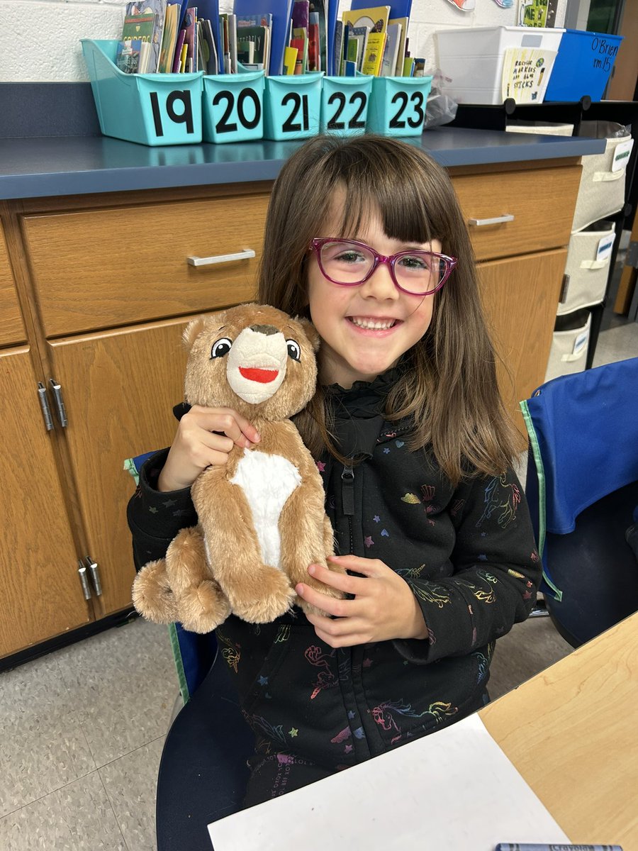 Congratulations to our 1st grade Cougar of the Week, Isadora!! She is kind to everyone and such a hard worker! Isadora is respectful and loves to learn!! Keep it up! 🩵💙☺️