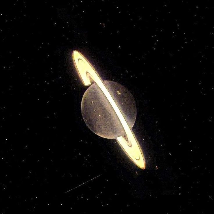 CuriosityonX's tweet photo. Golden Saturn https://t.co/qXsiFbPvrZ