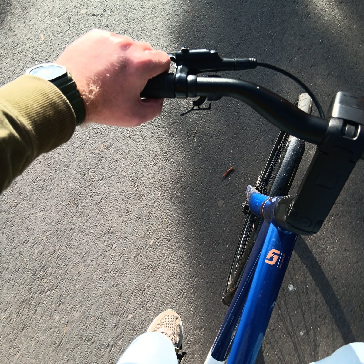 Op richting huis met m'n <a href="/KOGA_bikes/">KOGA</a>! Prachtig #herfst- en fietsweer nu! 🚲