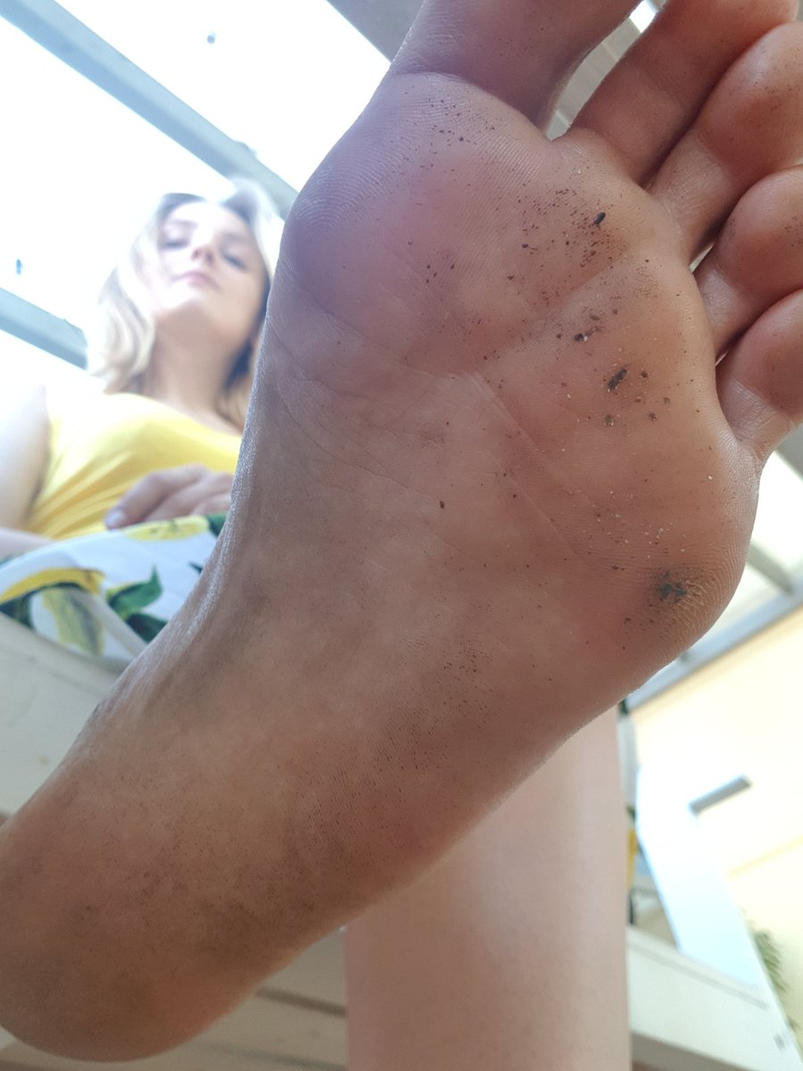 yourgoddessanna's tweet photo. Soon they will be spotless ;)  Just think how that pic was taken..... In public haha! https://t.co/6EYWLIWnDi