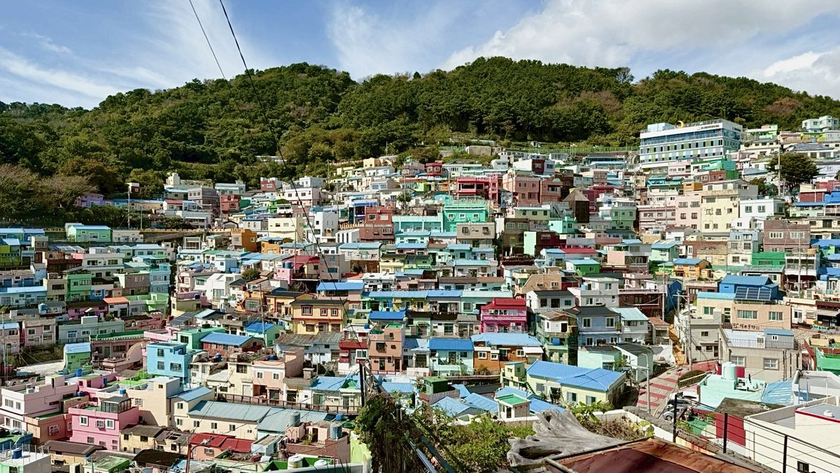 sweeeeet111's tweet photo. 釜山 甘川文化村 / 부산 감천문화마을
(雲と幽霊 https://t.co/eFJcJ6lcyt) https://t.co/kLl3VoPkc2