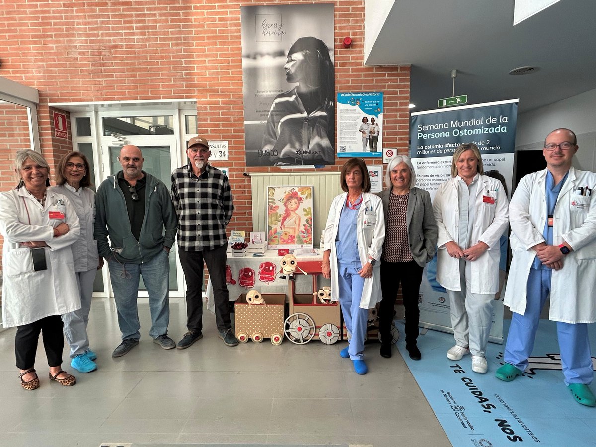 Con motivo de la semana de las personas ostomizadas, el Hospital Universitario de Navarra instala en el CCI una mesa informativa, y reúne a pacientes con profesionales implicados en su atención

➡️El año pasado, la consulta de ostomías atendió a 186 pacientes
#PacienteOstomizado