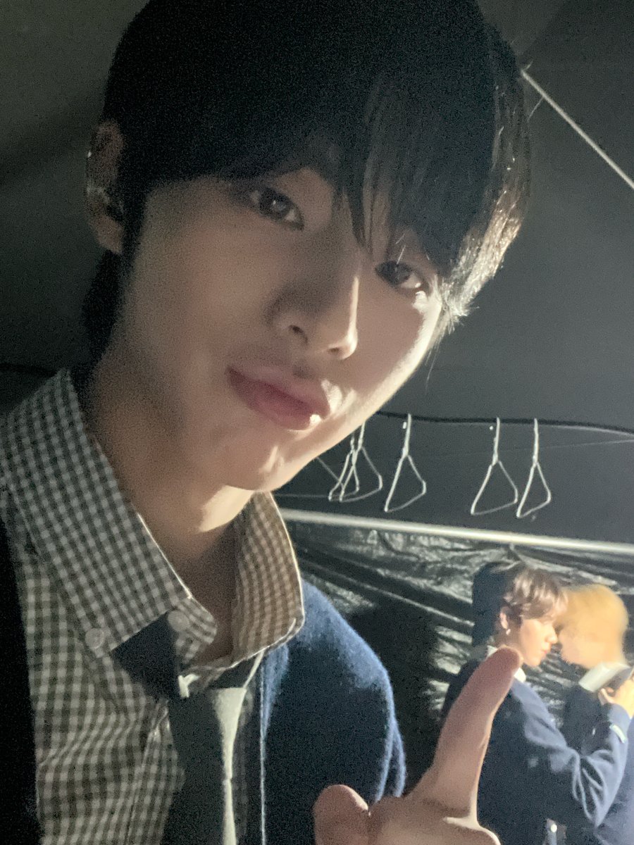 chihramishu's tweet image. jeongwoo obsessed with jl????????