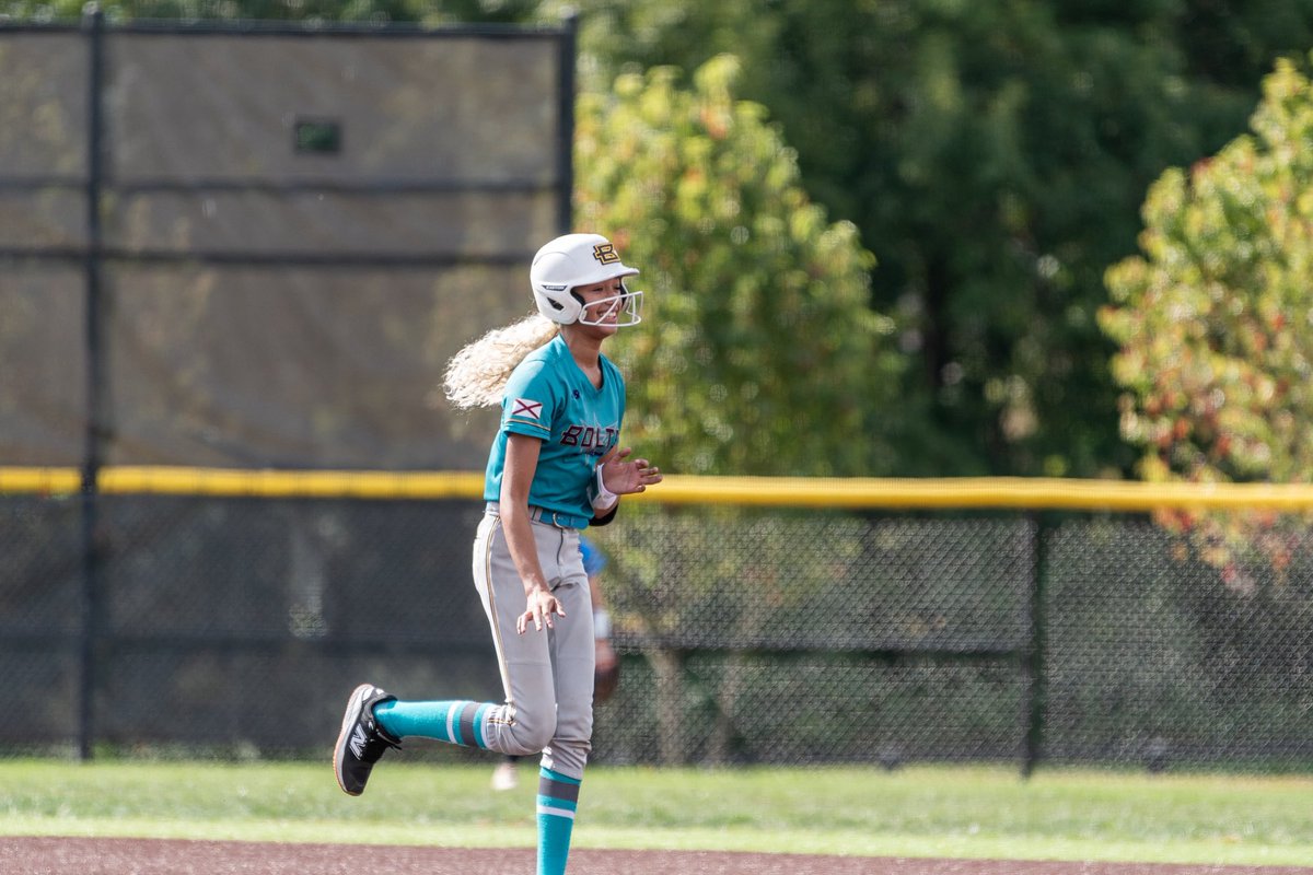 SOULWINNERPEM14's tweet image. Joy of the Lord is her strength! Lee smiling enjoying the game Esther Young EY77 @ExtraInningSB @LineDsoftball @GassoPatty @CoachDot_LU @OU_Softball @LibertySB @GatorsSB @DukeSOFTBALL @MontanaFouts @JennieFinch @PGFnetwork @BHMBolts_2031 #Bhmboltsmade #BoltsBoom #smile #JoyofLord