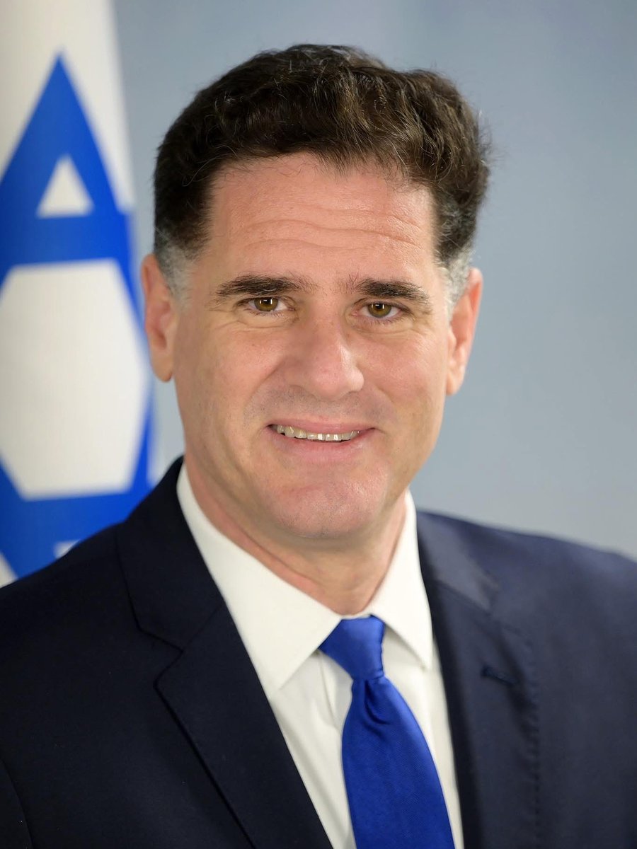 בסיום השבוע המרגש הזה, אני רוצה להודות בשם כל אזרחי ישראל לשר רון דרמר, על תרומתו להשבת חטופינו, ועל הפעילות החשובה שלו מול ארה״ב. 

הוא עושה את העבודה בשקט במקצועיות ובמסירות עצומה. 

תודה רון 🇮🇱