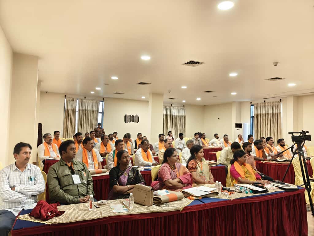 BJPMadhukarAP's tweet photo. నేడు బిజెపి రాష్ట్ర అధికార ప్రతినిధులు మరియు మీడియా ప్యానలిస్టులకు జరిగిన కార్యశాలలో పాల్గొనడం జరిగింది. https://t.co/Mhrte2diCu
