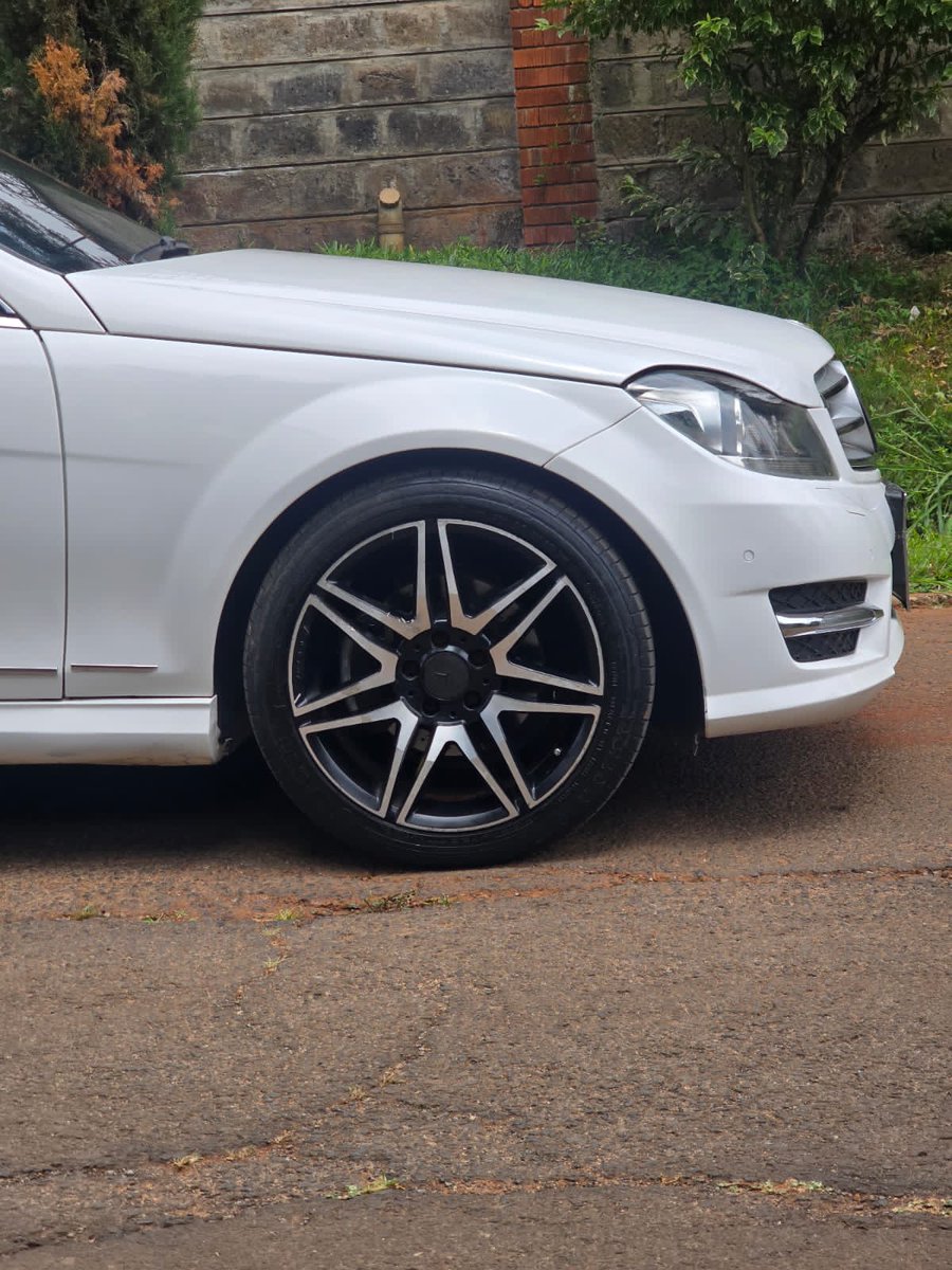 swiftmikes's tweet image. 2012 Mercedes-Benz C180 W204
1800cc Turbocharged | 250Nm
Automatic Gearbox
Mileage: 158,415km
Price: KES 2.05M
📞 0792 806474.