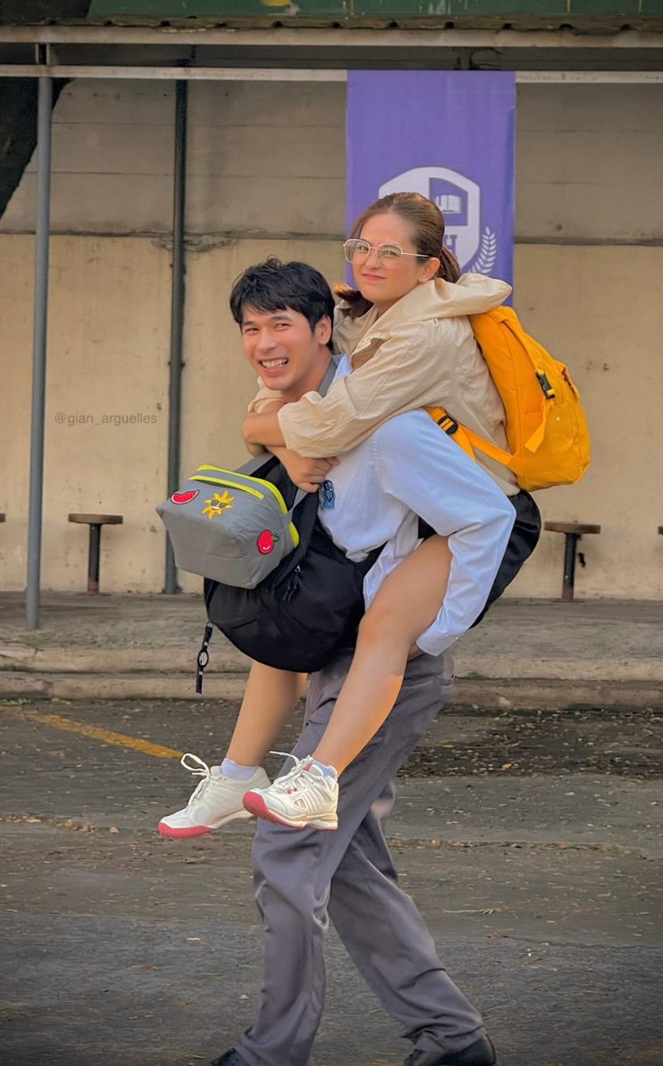 three hours before gsot huhu

GSOT FIRST LOVE

#GSOTTheBeginningOfUs
#GoldenSceneryOfTomorrow