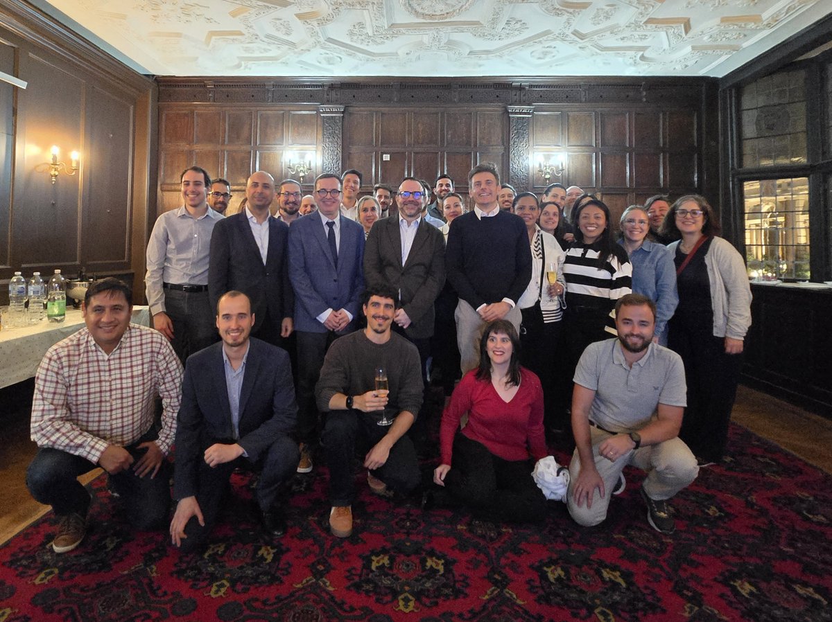 UOC Alumni (@uocalumni) on Twitter photo 🔵Èxit de la primera trobada de la comunitat UOC Alumni Londres
El passat 9 d’octubre a la House of Catalonia per constituir el node UOC Alumni Londres. Un espai de per compartir experiències, reforçar vincles i impulsar noves connexions.
uoc.edu/ca/alumni/comu… 🔵Èxit de la primera trobada de la comunitat UOC Alumni Londres
El passat 9 d’octubre a la House of Catalonia per constituir el node UOC Alumni Londres. Un espai de per compartir experiències, reforçar vincles i impulsar noves connexions.
uoc.edu/ca/alumni/comu…