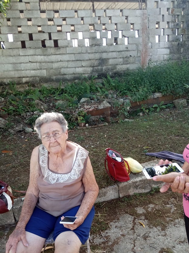 JCSantaClara3's tweet photo. La #Infoalfabetizacion de la población de la tercera edad del municipio de Santa Clara es necesaria para seguir avanzando en el proceso de #Bancarizacion 
#JovenClubSantaClara #JovenClubXCuba https://t.co/DaqyrWNycu