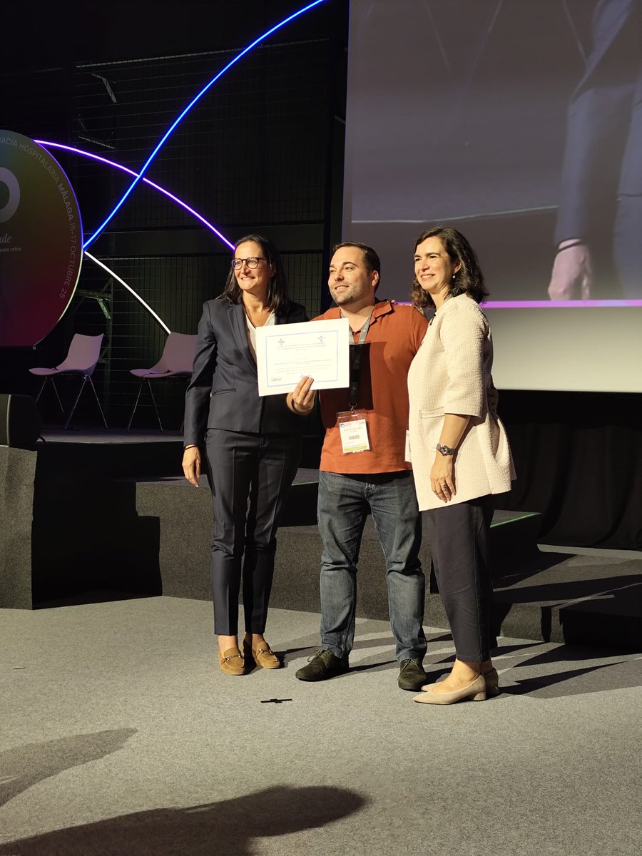 Orgullosos de recibir el primer accésit al mejor trabajo publicado en <a href="/farm_hosp/">Farmacia Hospitalaria</a>  “Medicamentos de alto riesgo: programa multidisciplinar para mejorar la seguridad del paciente hospitalizado” trabajo colaborativo en el <a href="/H12Octubre/">Hospital Universitario 12 de Octubre</a> perfecto cierre del <a href="/sefhcongreso/">70 Congreso SEFH</a> <a href="/sefh_/">S.E.F.H</a> #segpac