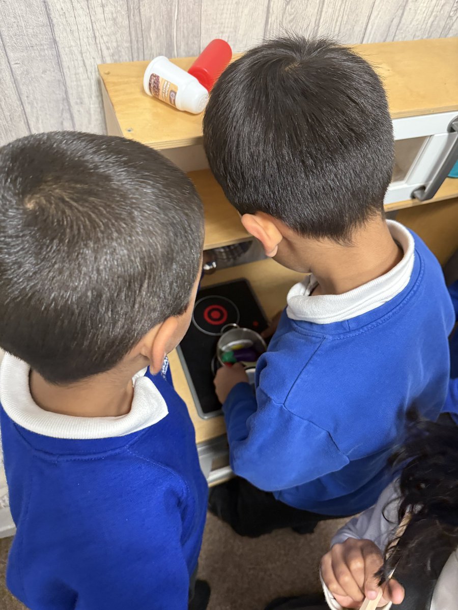 Rowlatts_TMET's tweet photo. Year 1 are loving their purposeful play lessons every Friday! Each week, they focus on a new PSHE statement to build teamwork, communication, and important life skills. #rmpapshe #friendships #collaboration #resilience https://t.co/SLJx2EZnxX