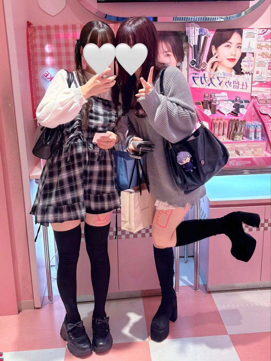 ꒰ঌ 10.17 ໒꒱ 
同じ席のお姉さんがトレカくださってドリンクと一緒に撮れてとってもはっぴーだった♫ 夏津さんが手あっためようとしてくれたの優しすぎたし顔近くで見れて眼福だった( 👁‿👁 )ありがとうございます😭💕