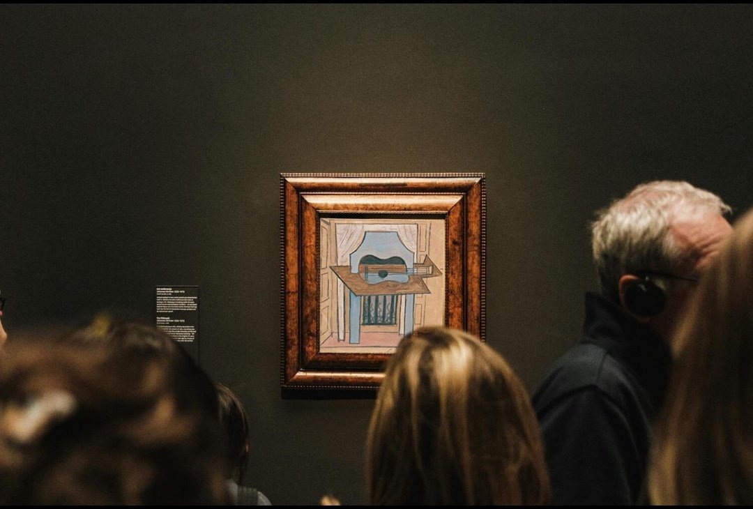 turgay_son's tweet image. Yaklaşık 600 bin euro değerindeki Pablo Picasso’nun “Gitarla Natürmort” adlı tablosu, Madrid’den Granada’ya sergiye götürülürken ortadan kaybolmuş...