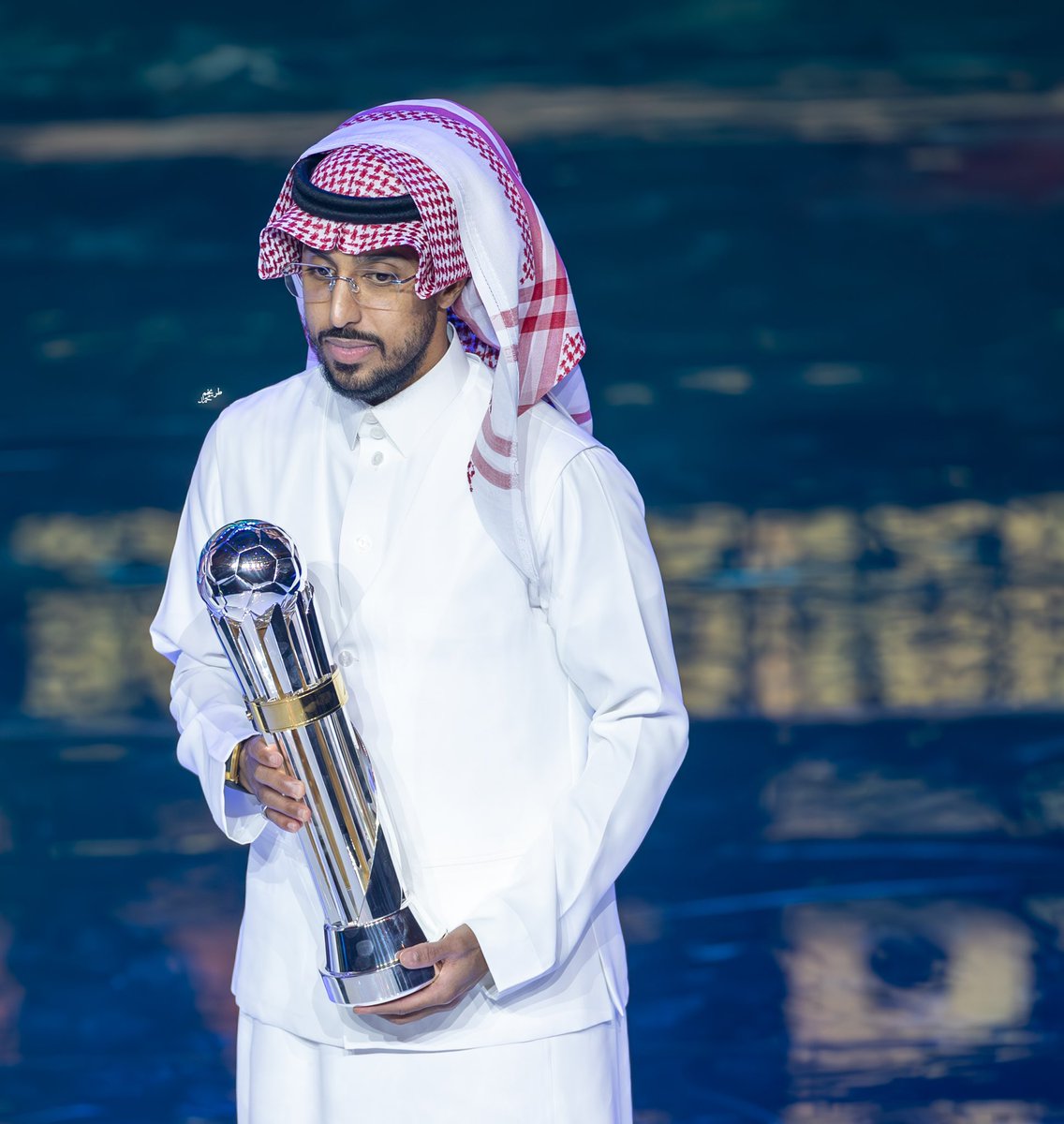 🚨🟢  سعد الشهري — مدرب الاتفاق:

نعرف أن الهلال فريق قوي ويملك عناصر مميزة

وسالم الدوسري لاعب مؤثر بلا شك ولكن الفريق لا يتأثر بغياب لاعب أو اثنين