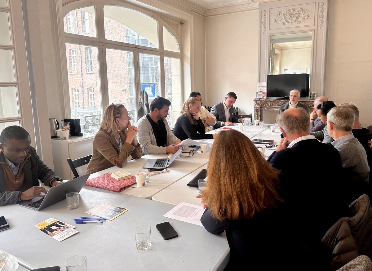 VSpillebout's tweet image. #VIOLETTE2026 #PROGRAMME 
Soutenir les commerçants et artisans, revitaliser le centre-ville, renforcer l’attractivité et l’emploi local : telles sont les priorités présentées par le groupe de travail Économie et Commerce pour une ville plus dynamique et rayonnante.
Bravo à eux…