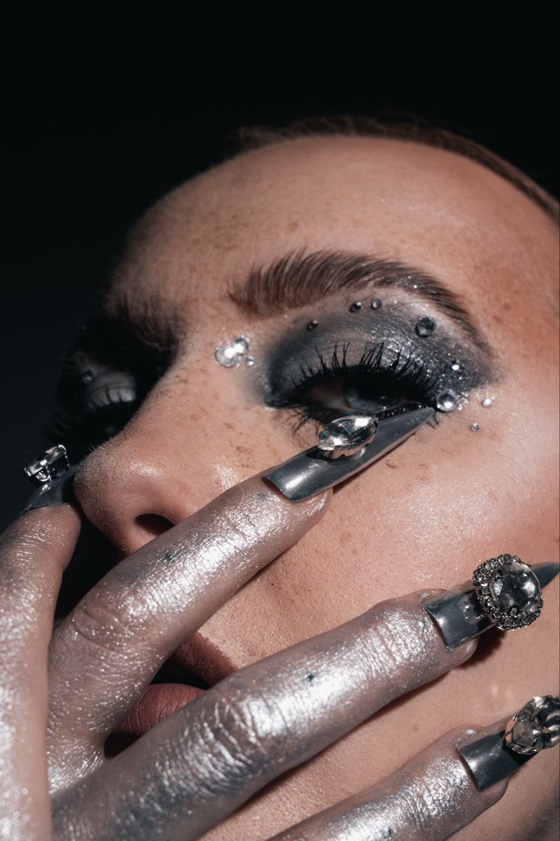 val2luxe's tweet photo. ⛓️⛓️⛓️ https://t.co/kMGZFKvI1F