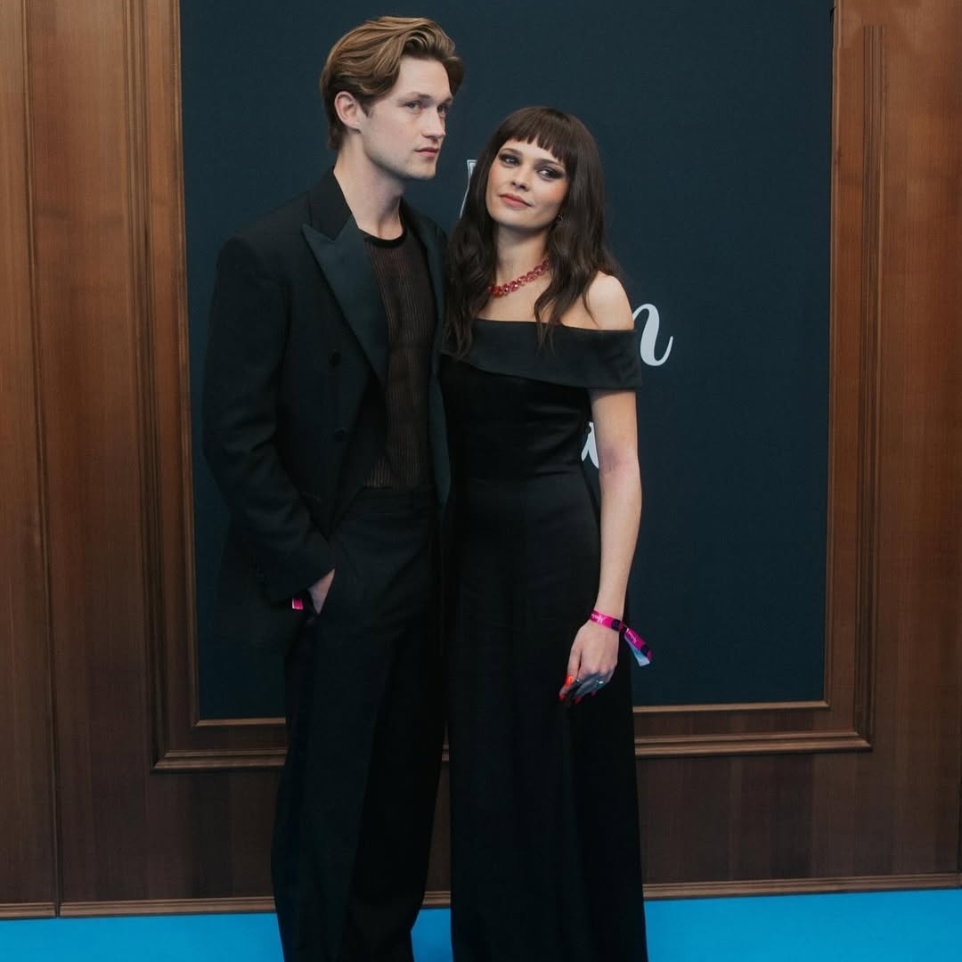 _ritacs_'s tweet image. season 1                                   season 2

Damian and Harriet are THE moment ❤️‍🔥 

#maxtonhall | #rubyjames