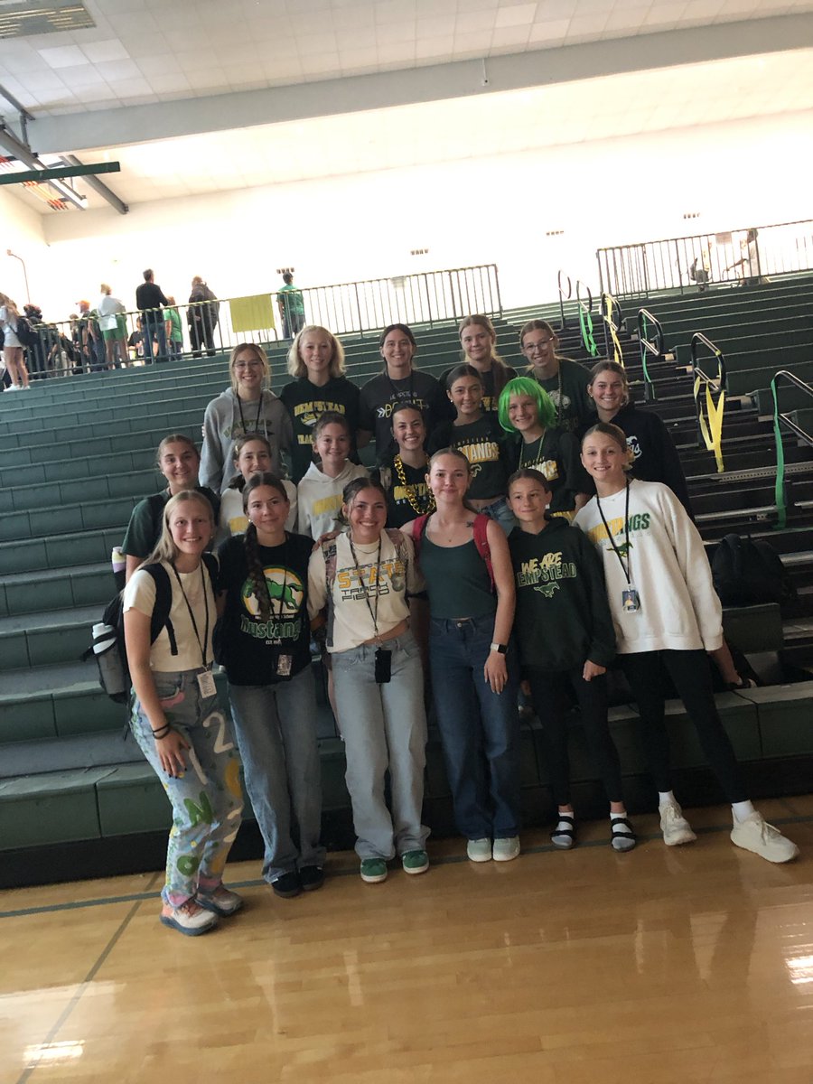 Happy Homecoming stangs!!!  💛💚🐎