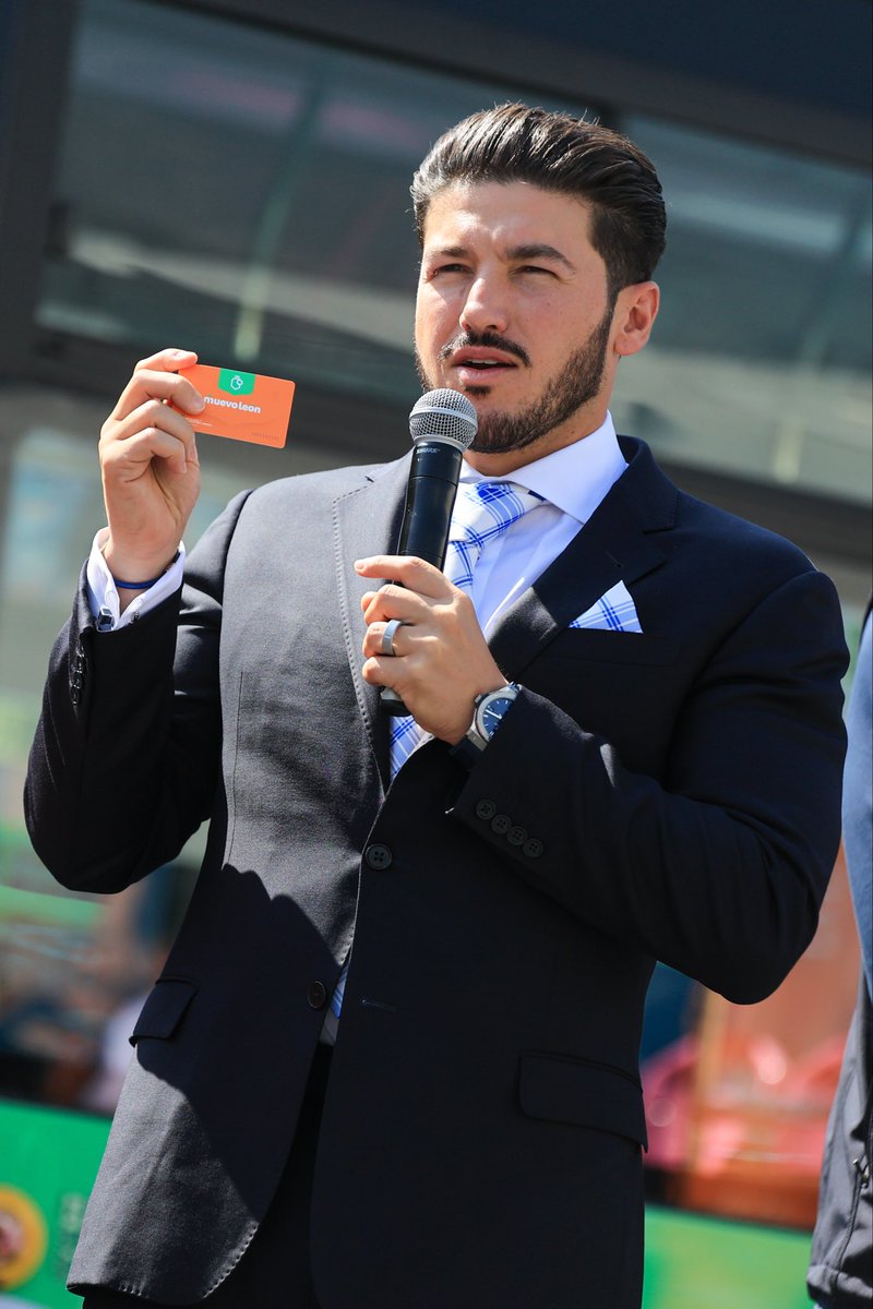 ATENCIÓN NUEVO LEÓN 

A partir de hoy AYUDAMOS A LAS MUJERES DE NUEVO LEÓN, 2 mil pesos al mes. Además el camión gratis (nuevos 4 mil camiones verdes) si lo usas de 10 am en delante fuera de la hora pico.

Por eso quiero invitar a todas las mujeres de Nuevo León a que se