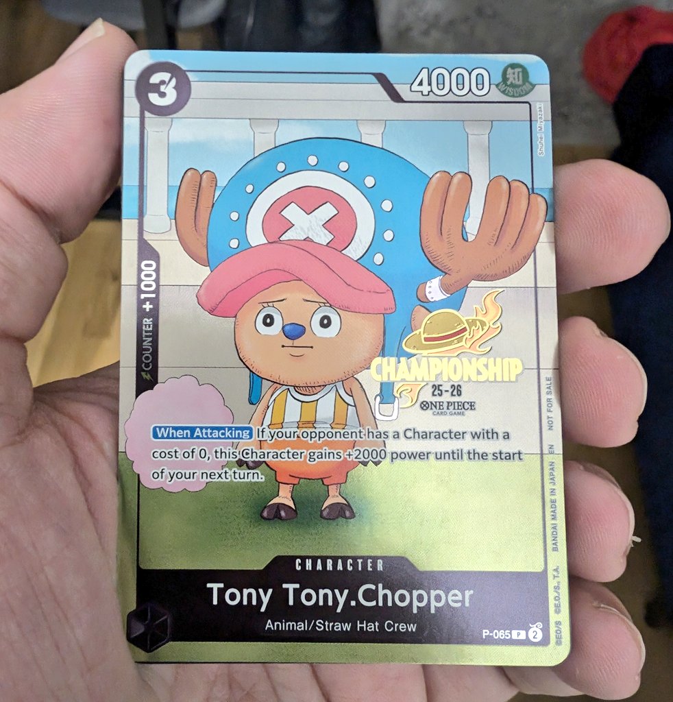 C'est la carte One Piece dessinée par l'auteur de Roboco et elle est enfin mienne. 

Maintenant il serait temps d'enfin annoncer l'œuvre pour le peuple francophone ? J'ai carrément ouvert un magasin de manga pour ça et toujours rien.