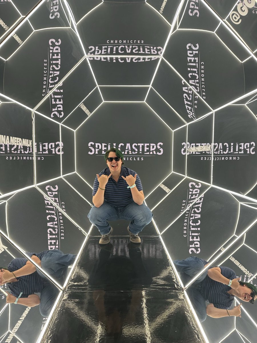 Checking out the <a href="/Spellcasters/">Spellcasters Chronicles</a> activation at <a href="/TwitchCon/">TwitchCon</a>!

#SpellcastersChronicles #twitchcon