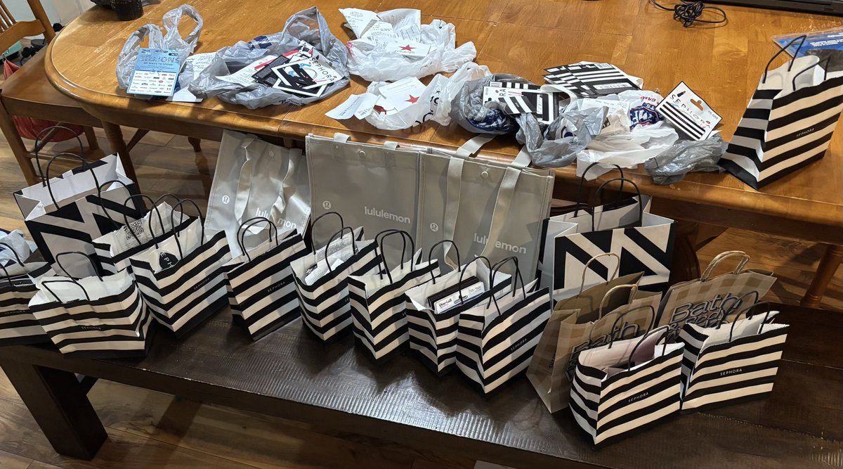 bobwhite6's tweet photo. @Sephora so there are no protocols in place to protect the victims of scammers when an 81 year old man walks in multiple @Sephora stores to buy thousands of dollars of gift cards with cash? https://t.co/yWSwvLkSaO
