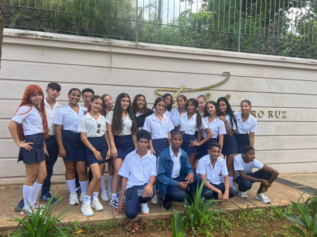 En el marco de las actividades por el centenario de nuestro Comandante en Jefe, acompañamos a nuestros estudiantes del Técnico Medio en Derecho Judicial al Centro " Fidel Castro". Fue una visita inolvidable y sobre todo enriquecedora.#NiUnPasoAtras