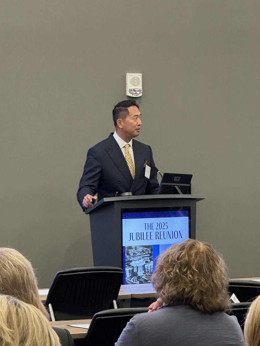 HenryFordNeuro's tweet photo. Today we have heard many great talks, including @vicchangus who shared updates on #MSSIC use of rehabilitation and no opioid use in spine surgery recovery. https://t.co/RGdpdS3UwU