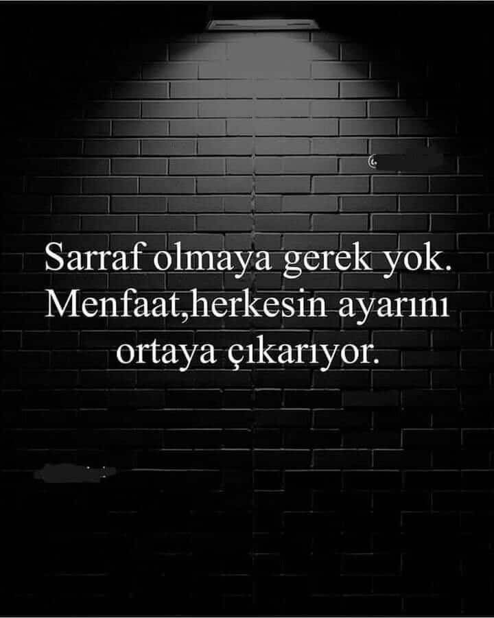 Hiç kimseye acınızı göstermeyin.

Çünkü ateşinize kimin odun atacağını bilemezsiniz. 
~
Şener Şen
#şenerşen