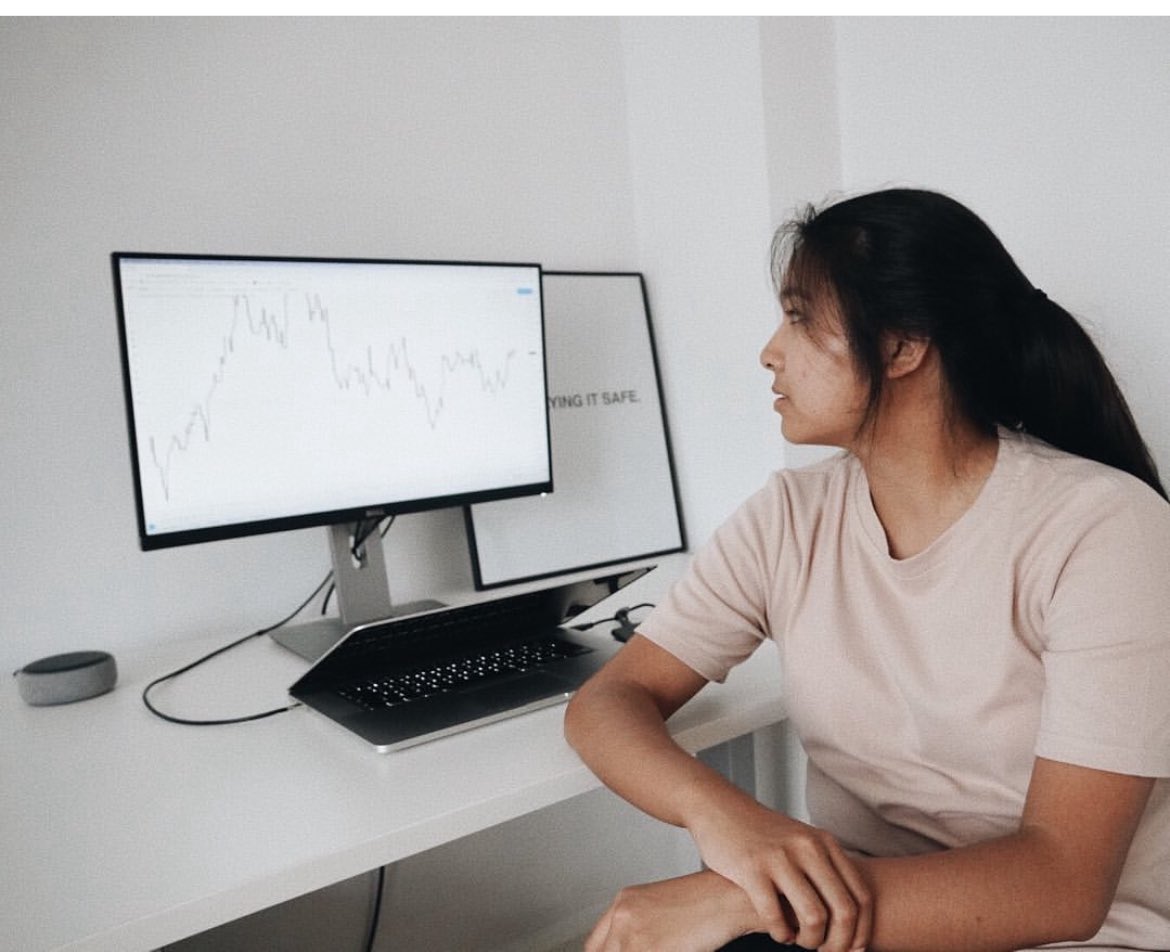 FOREX_EXPERT001's tweet image. Another 2025 goal achieved *
Now, time to get my roommate into trading as well😂