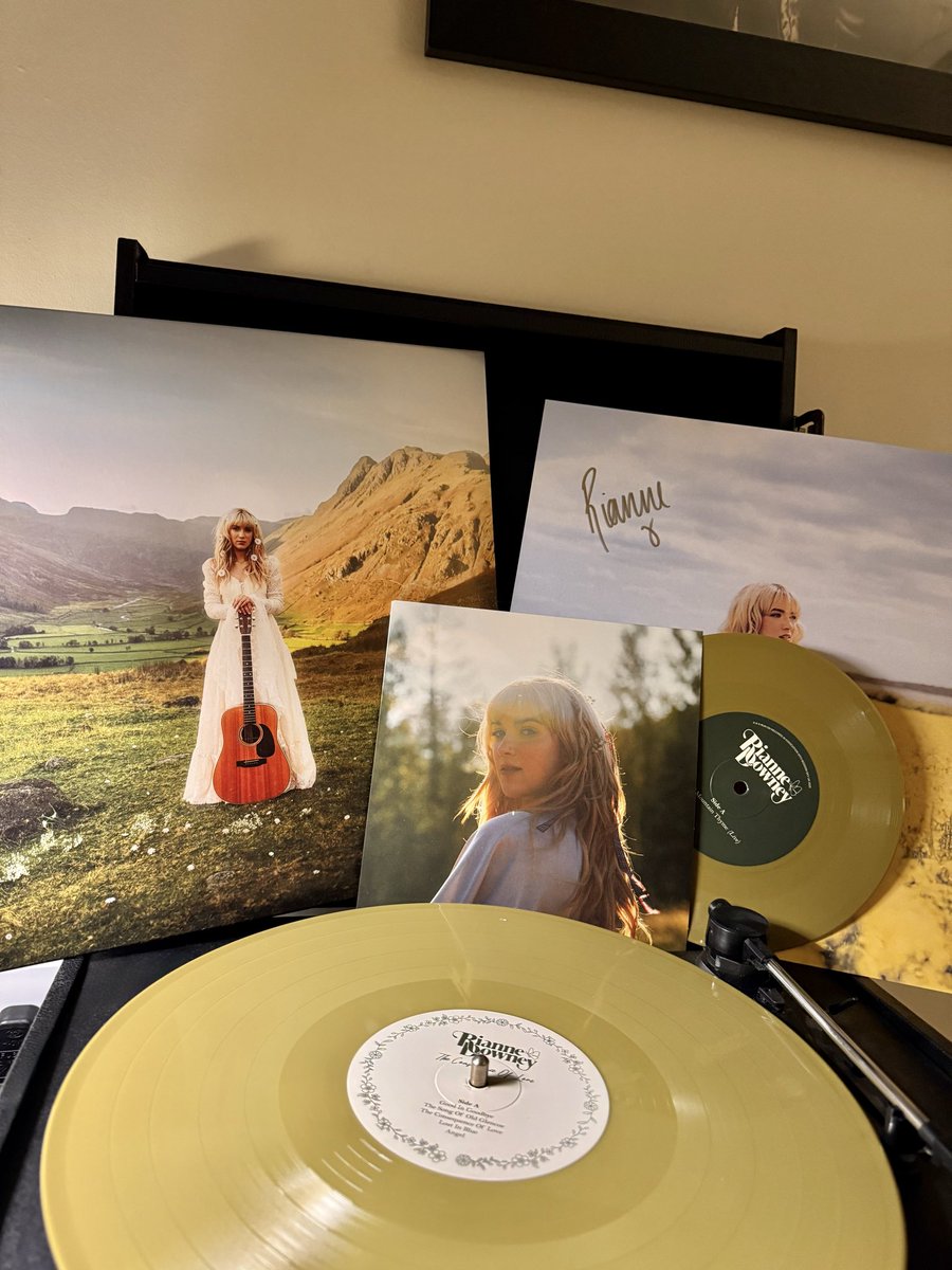 Out today 🙌🏻 the debut album from our fabulous <a href="/riannedowney_/">Rianne Downey</a> 

When I opened this I felt all teary 😂, been so amazing to see Rianne’s journey from the very beginning. What an amazing record x